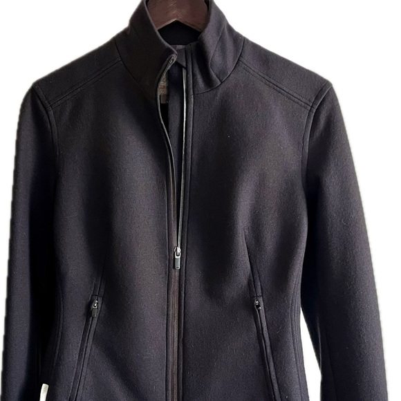 Icebreaker Jackets & Blazers - Wool, ICEBREAKER, LIKE NEW Full Zip, Coastal 340 Jetter, Wind Resistant, Stretch